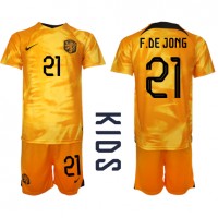 Maglie da calcio Olanda Frenkie de Jong #21 Prima Maglia Bambino Mondiali 2022 Manica Corta (+ Pantaloni corti)